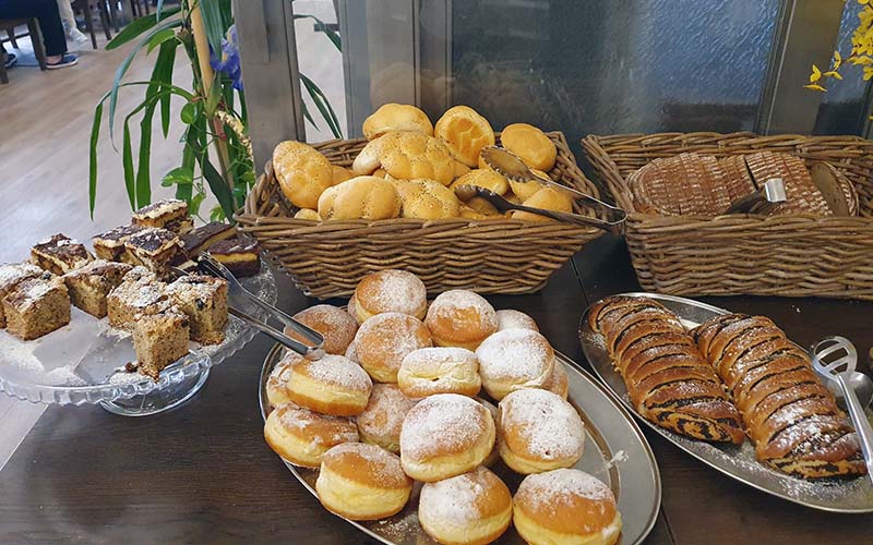 Süße Auswahl zum Frühstück im Hotel Bellevue Tlapák