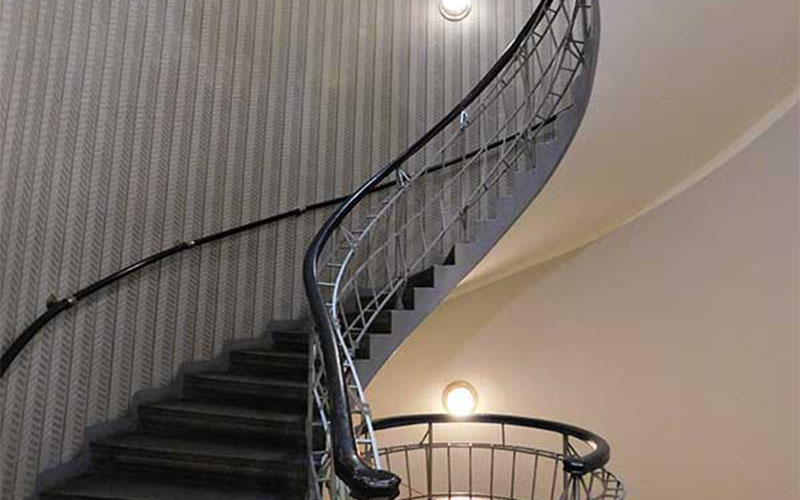 Die kubistische Wendeltreppe