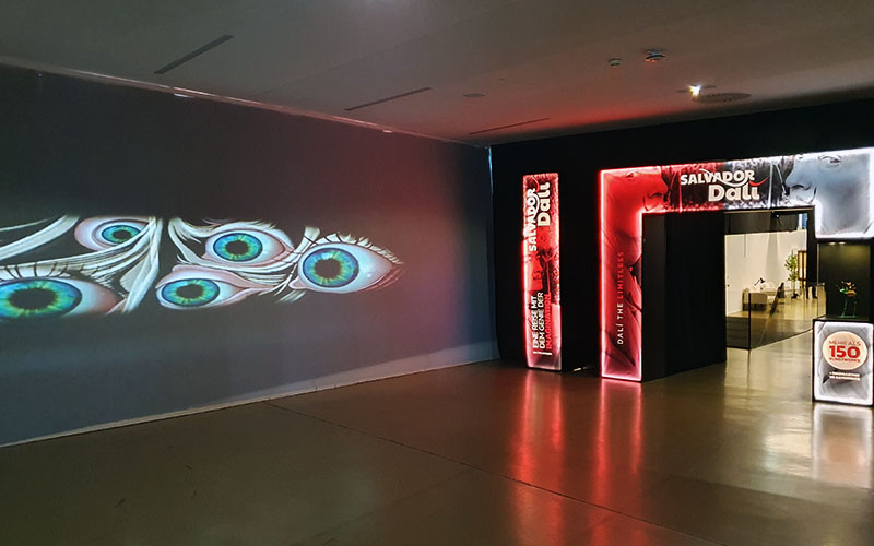 Hier geht`s in die Ausstellung