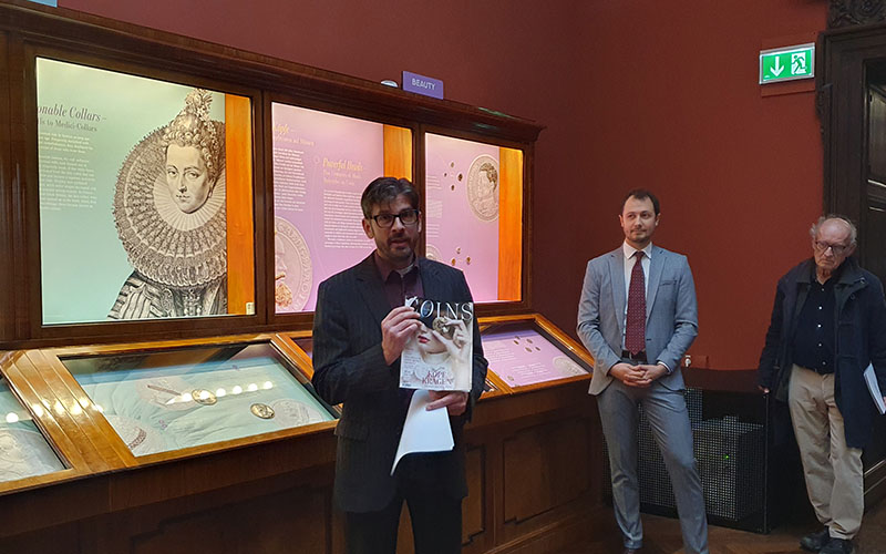 Coins in Fashion - der Ausstellungskatalog