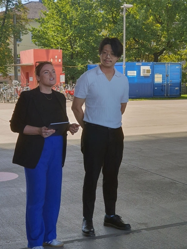 Zhao Zhou mit Christl Bauer