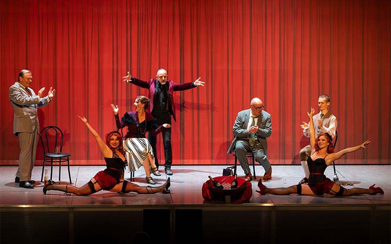 Alexander Strobele, Jo Bertl, Alexandra-Maria Timmel, Reinhold G. Moritz, Wolfgang Böck, Luna Pajer, Tristan Witzel (Foto © Schloss-Spiele Kobersdorf, Vogus)