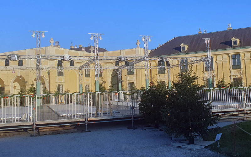 Blick auf die Bahnen zum Eisstock schießen