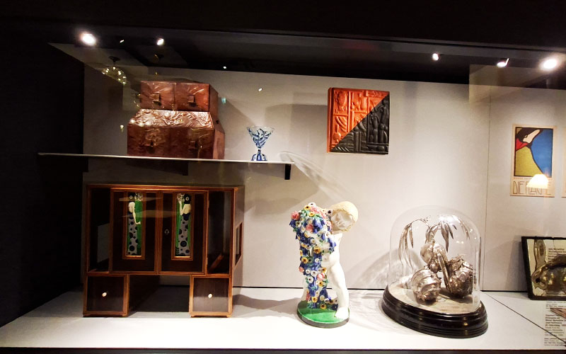 Blick in die Vitrine