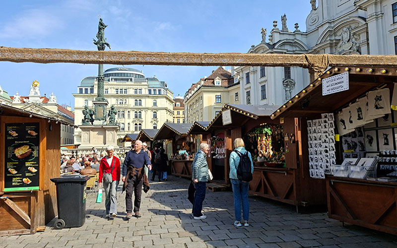 Blick auf den Ostermarkt Am Hof