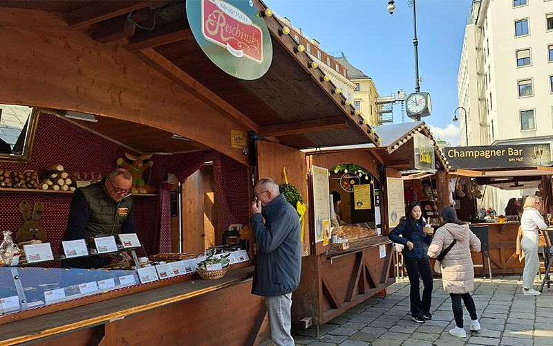 Blick zur Champagner Bar