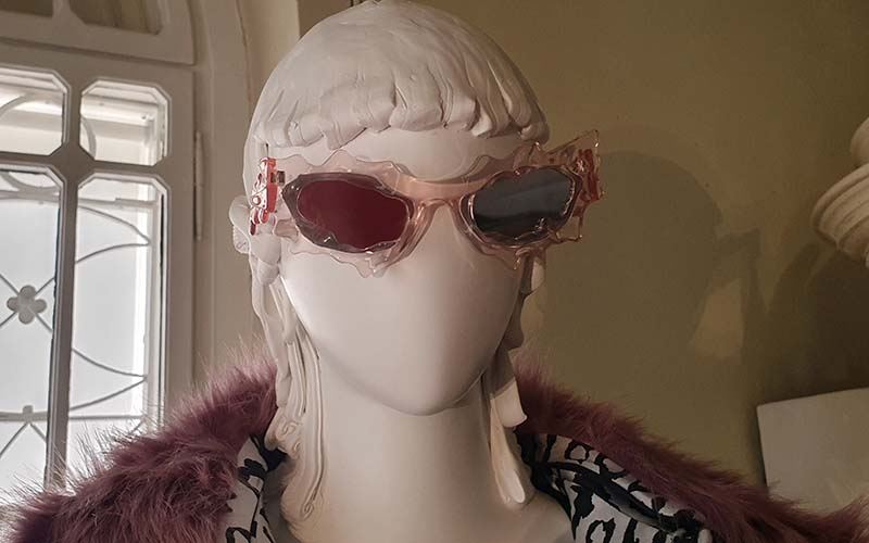 Auch die Sonnenbrillen wurden von Florentina Leitner designed