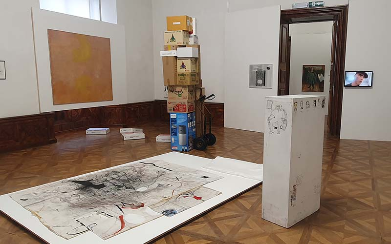 Ins Dunkle schwimmen - Ausstellungsansicht