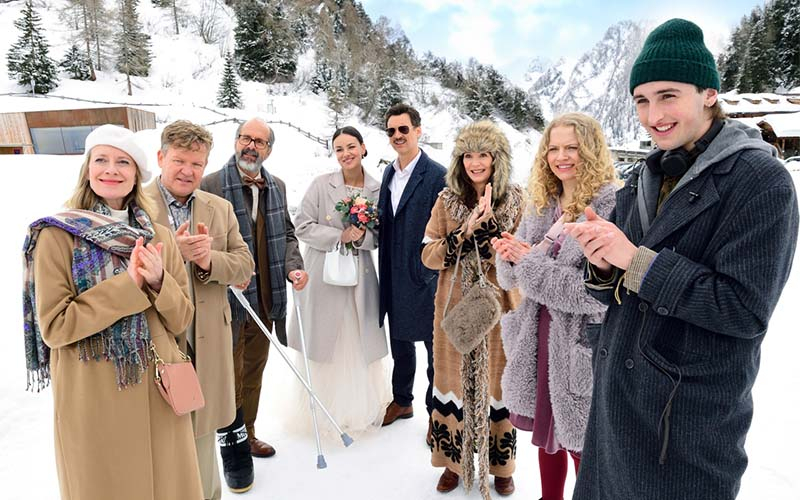 Dieses Mal wird in den Alpen geheiratet (Foto © 2024 Constantin Film Verleih, Jürgen Olczyk)
