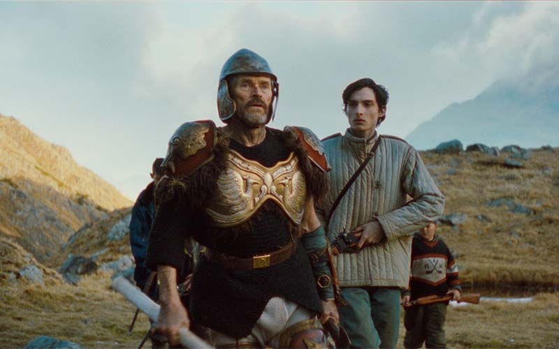 Der Vater Yuris in seiner Uniform (Foto © Plaion Pictures)
