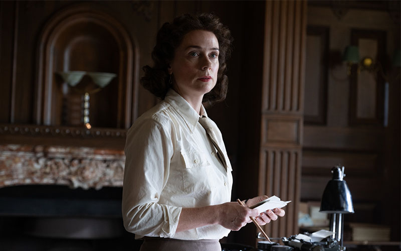 Kerry Condon als Kay Summersby, persönliche Assistentin und enge Vertraute von General Dwight D. Eisenhower. (Bild © 2026 Studiocanal SAS / Constantin Film Österreich)