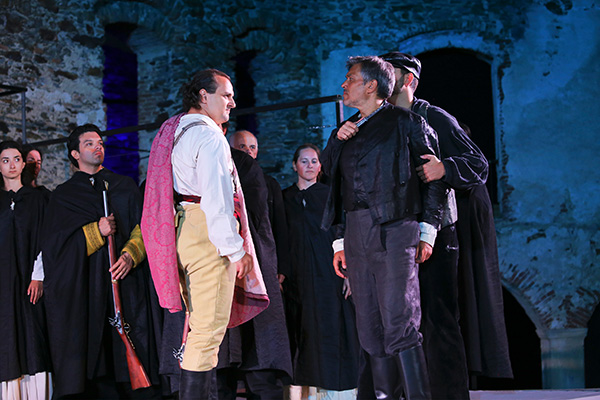 Escamillo und Don José (Foto © Oper Burg Gars, Andreas Anker)