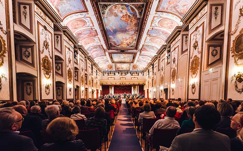Der wunderschöne Haydnsaal im Schloss Esterházy in Eisenstadt (Foto © Josef Siffert)