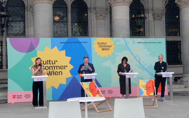 Bei der Programmvorstellung im Rathaus