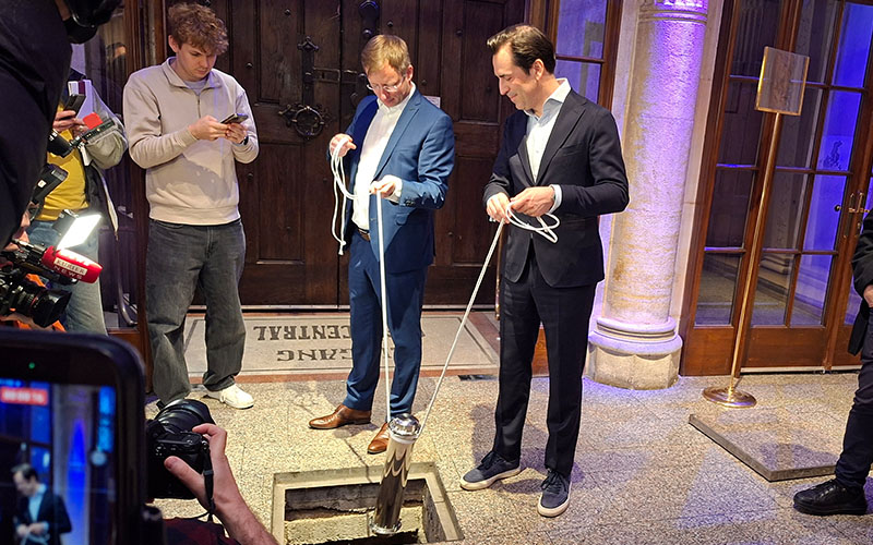 ... und in den Boden versenkt