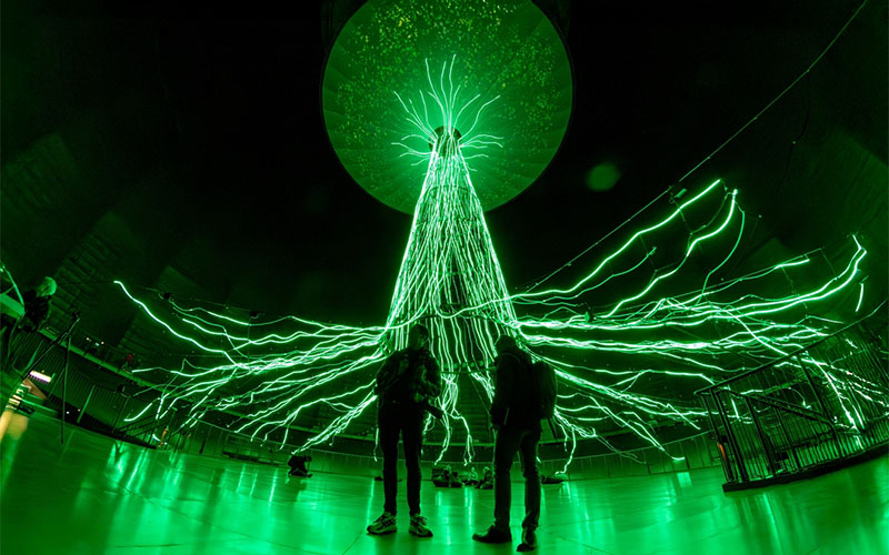 Mythos Baum im Gasometer Oberhausen (Foto © Thomas Schwarz / Ars Electronica)