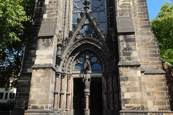 Eingang zur Christuskirche (Foto © Dagmar Postel)