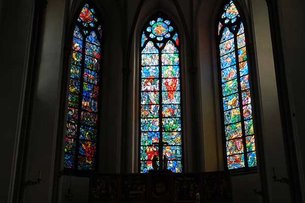 Die Fenster in der Propsteikirche in Bochum (Foto © Dagmar Postel)