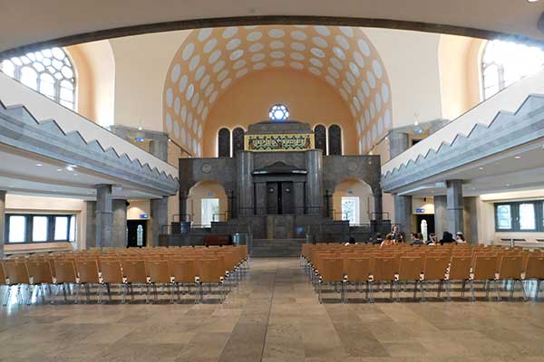Blick in den Innenraum der Alten Synagoge 