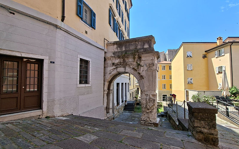 Arco di Riccardo in Triest