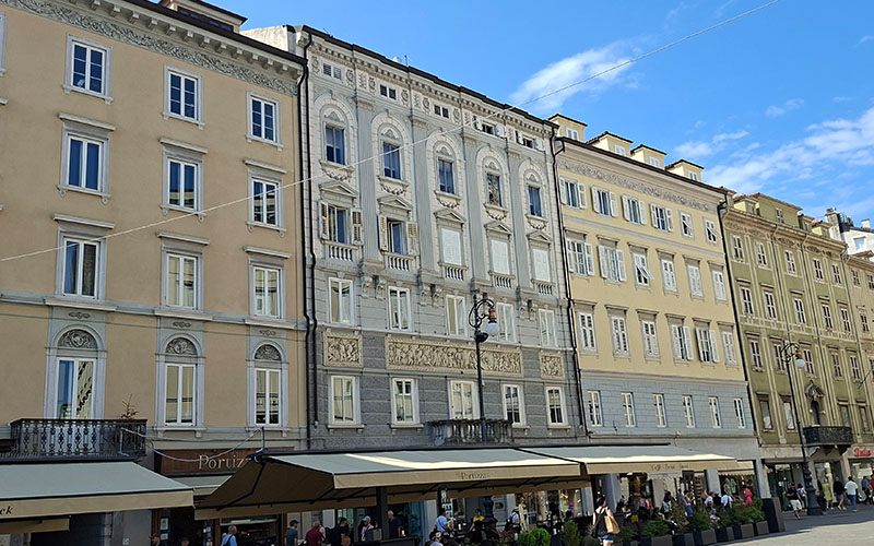 Triest - Piazza della Borsa