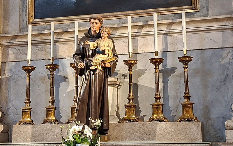 Im Inneren der Kirche Sant'Antonio Nuovo
