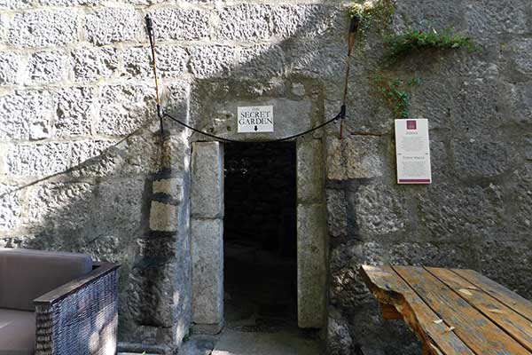 Der Eingang von der Riva aus in den Secret Garden 