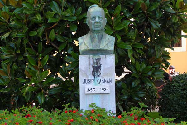 Das Denkmal für Josip Kašman