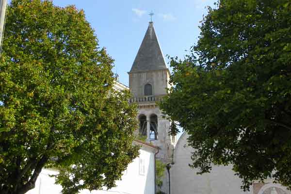 Der Glockenturm von Osor