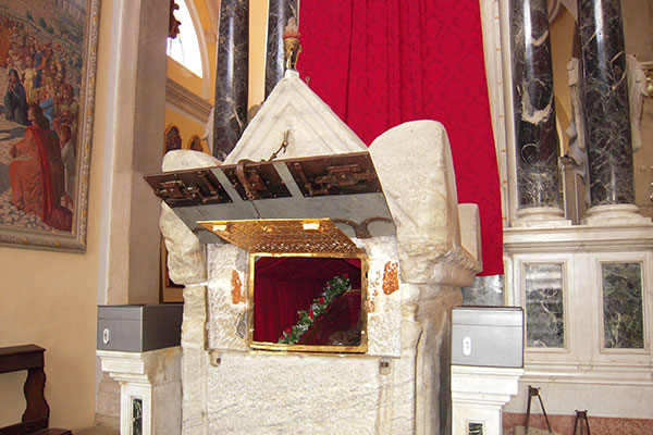 Der Sarkophag der Heiligen Euphemia in Rovinj