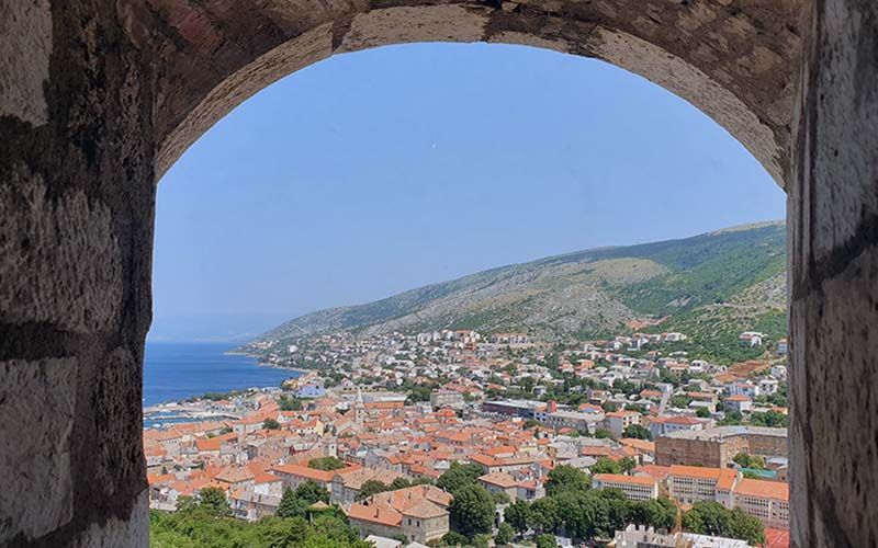 Blick von der Festung Nehaj auf die Stadt Senj