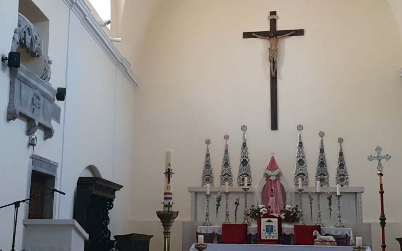 Der Hauptaltar der Kirche Mariä Himmelfahrt in Senj
