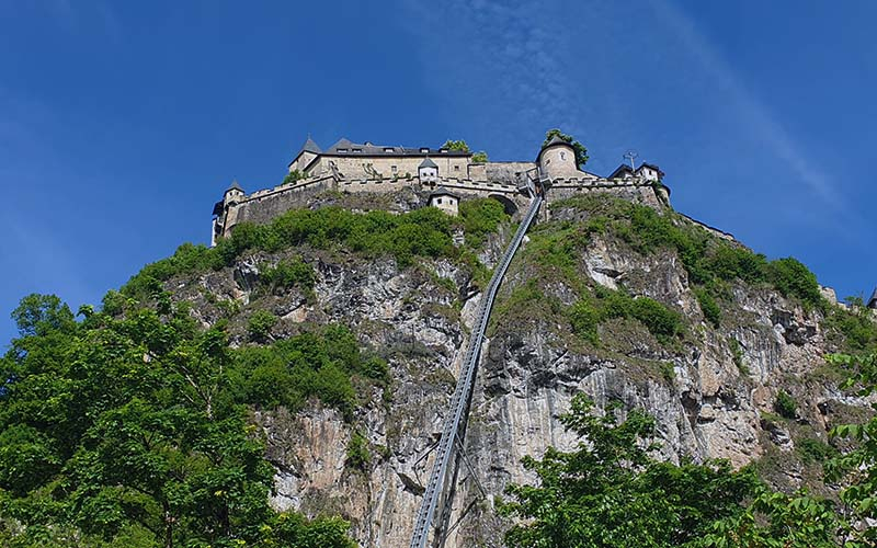 Gut, dass es einen Lift hinauf zur Burg gibt