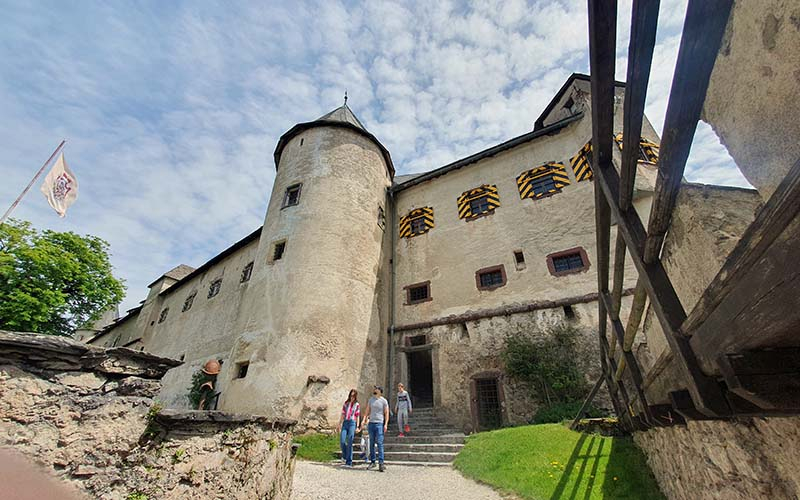 Blick zur Burg