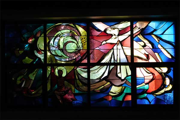 Das Fenster über die Auferstehung in Marienkron 
