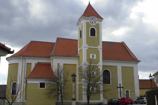 Blick auf die Stadtpfarrkirche