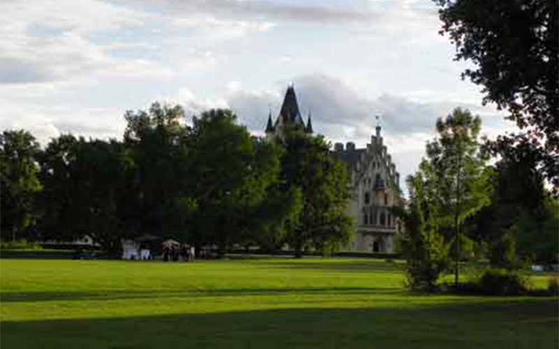 Blick vom Schlosspark auf das Schloss