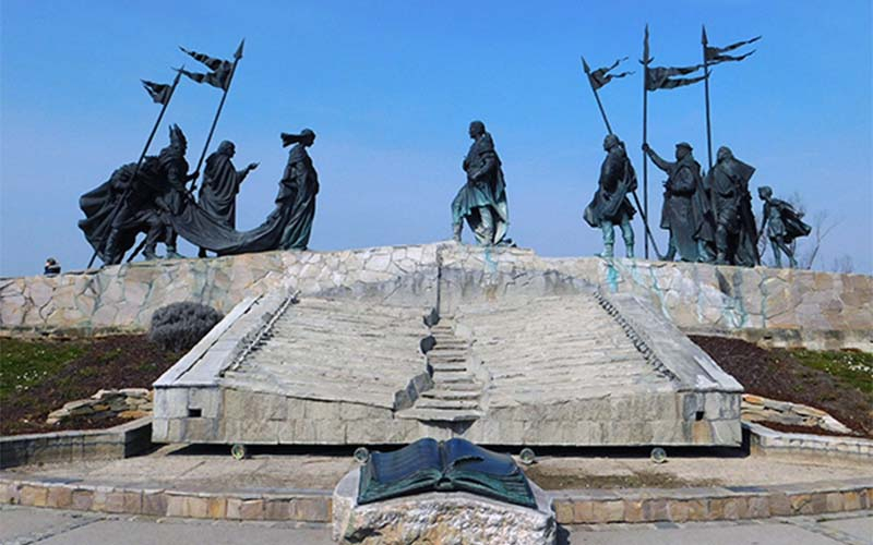 Das Nibelungendenkmal an der Donaulände in Tulln