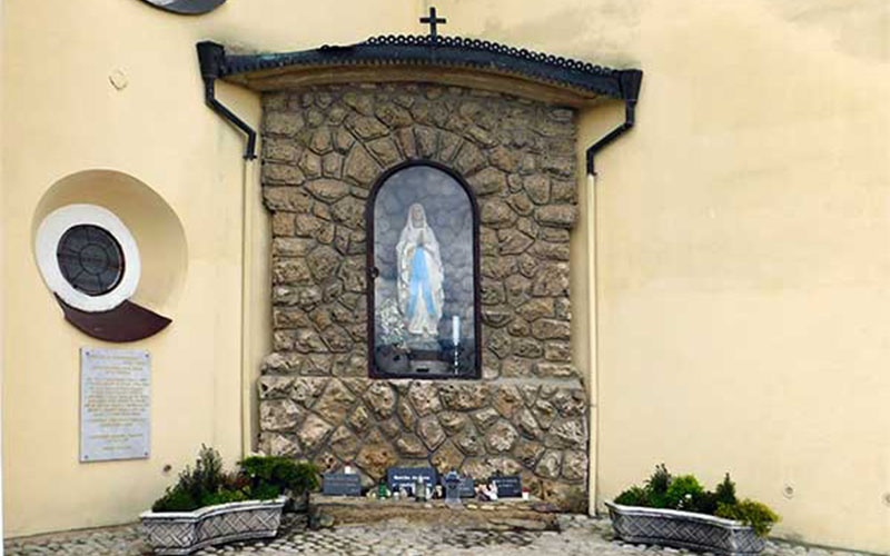 Bei der Kirche der Geburt der Jungfrau Maria