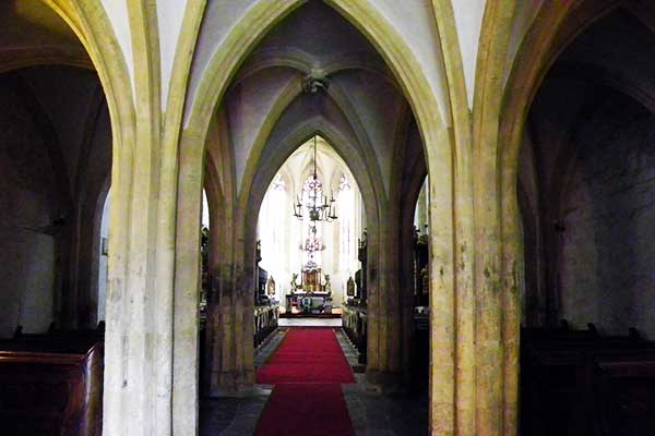 Im Inneren der Georgskirche