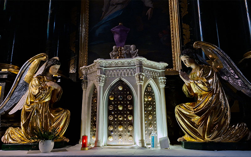 Im Inneren der Jakobskirche von Škofja Loka