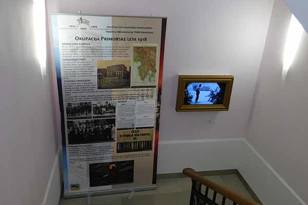 Blick in die Ausstellung im Cerje Monument