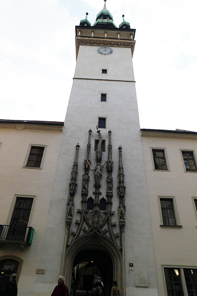 Blick zum Turm des Alten Rathauses
