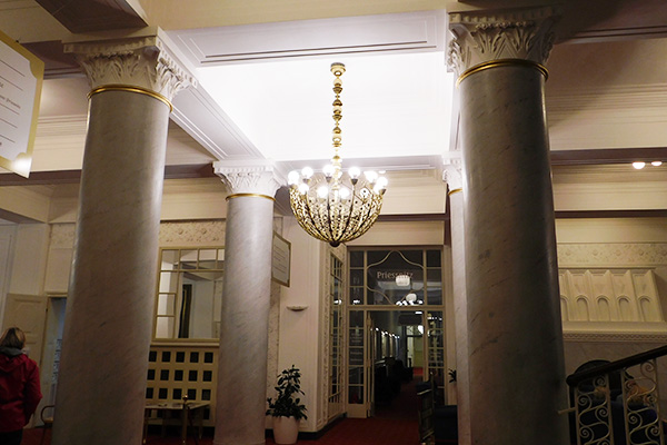 Im Inneren des Kurhotels und Sanatoriums in Bad Jeseník 