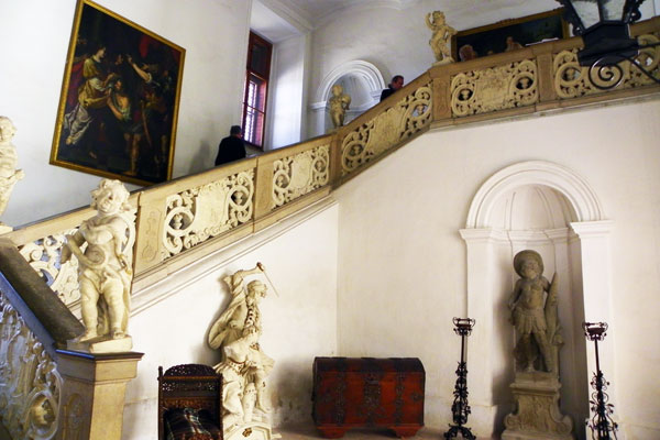 Der Treppenaufgang im Schloss Milotice