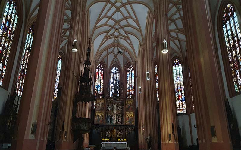 Im Inneren der St. Moritz-Kirche