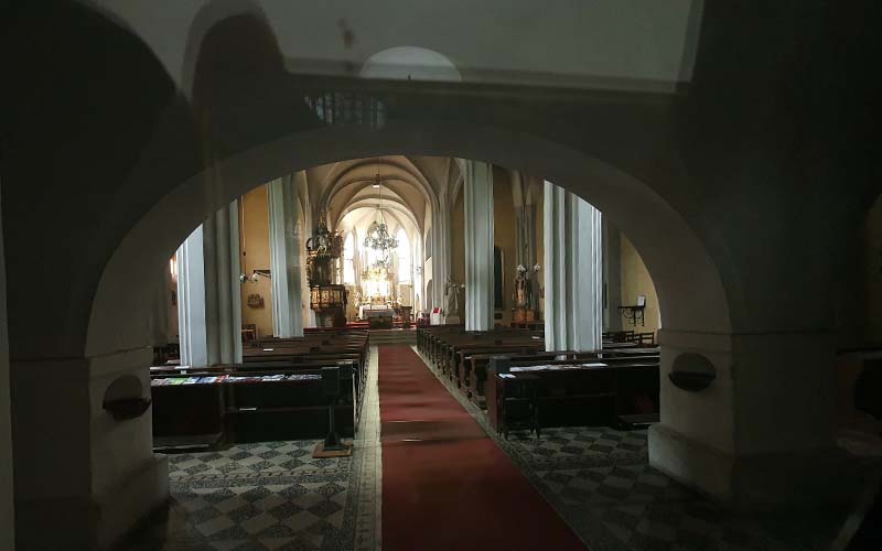Blick in die Kirche der Erhöhung des Heiligen Kreuzes in Poděbrady