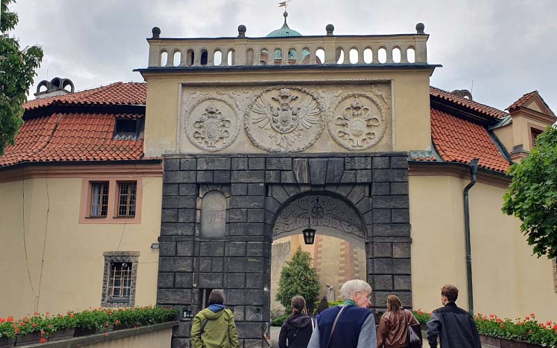 Der Eingang zum Schloss von Poděbrady