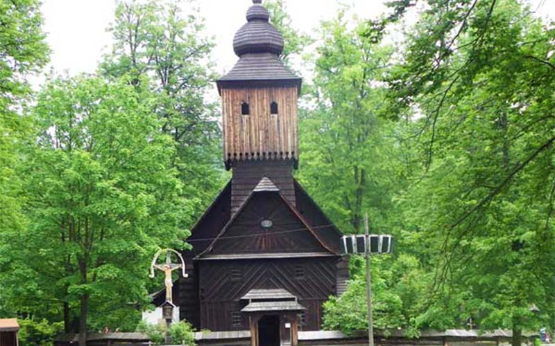 Die Kirche im Freilichtmuseum Rožnov