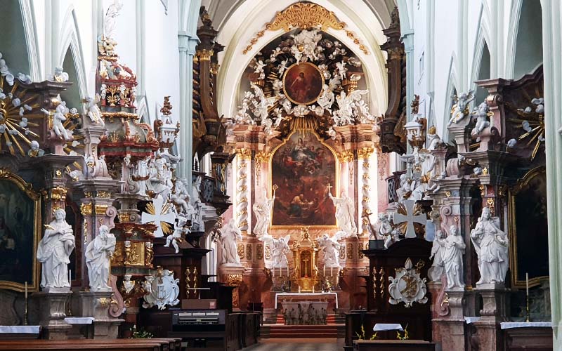 Im Inneren der Stiftskirche
